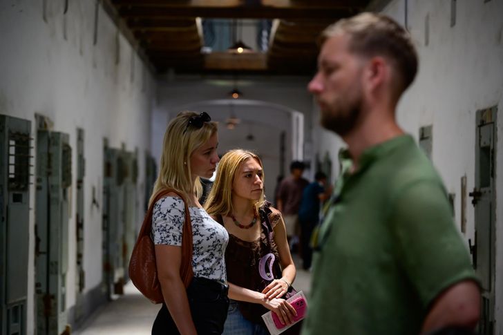 Tourists examine prison cells where Korean independence activists were held at Seodaemun Prison History Hall in Seodaemun District, Seoul, Aug. 11. Korea Times photo by Choi Won-suk