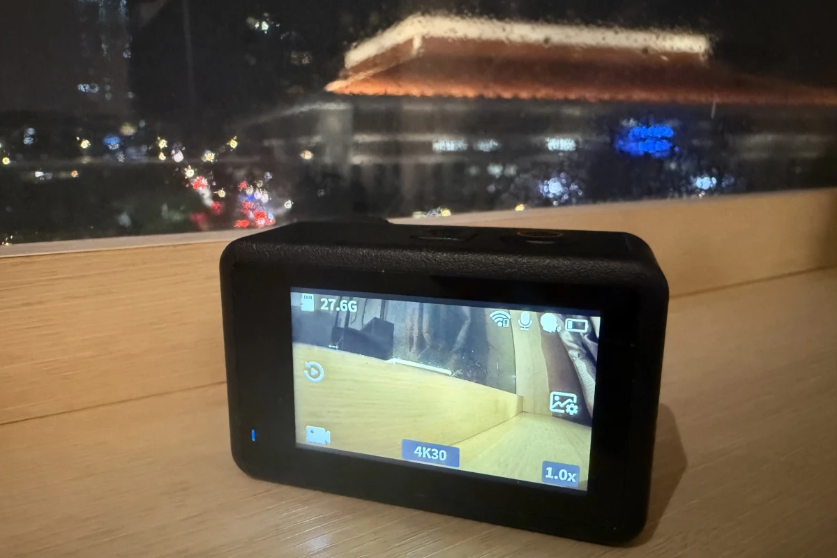 The large screen has intuitive control buttons – and they can be activated by voice